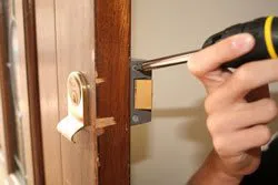 Locksmith Key Store Staten Island, NY 718-514-6289 - lock-opening